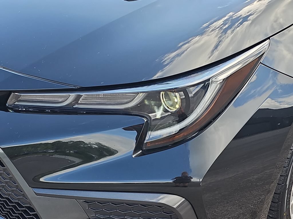 Used 2022 Toyota Corolla XSE FWD image 32