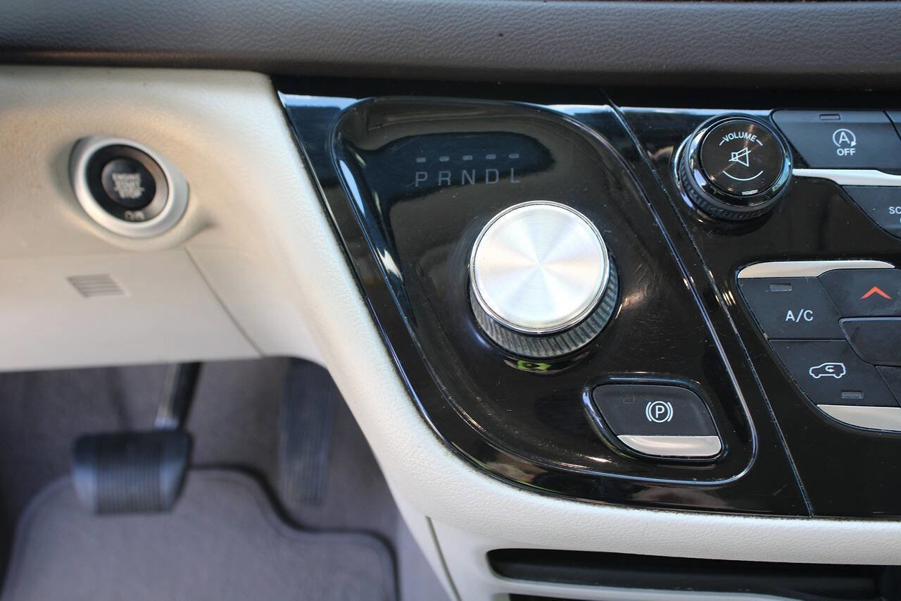 Used 2017 Chrysler Pacifica Touring Plus w/ Tire & Wheel Group image 79