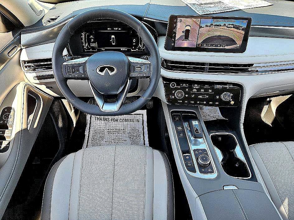 New 2026 INFINITI QX60 Luxe w/ Family Package image 9