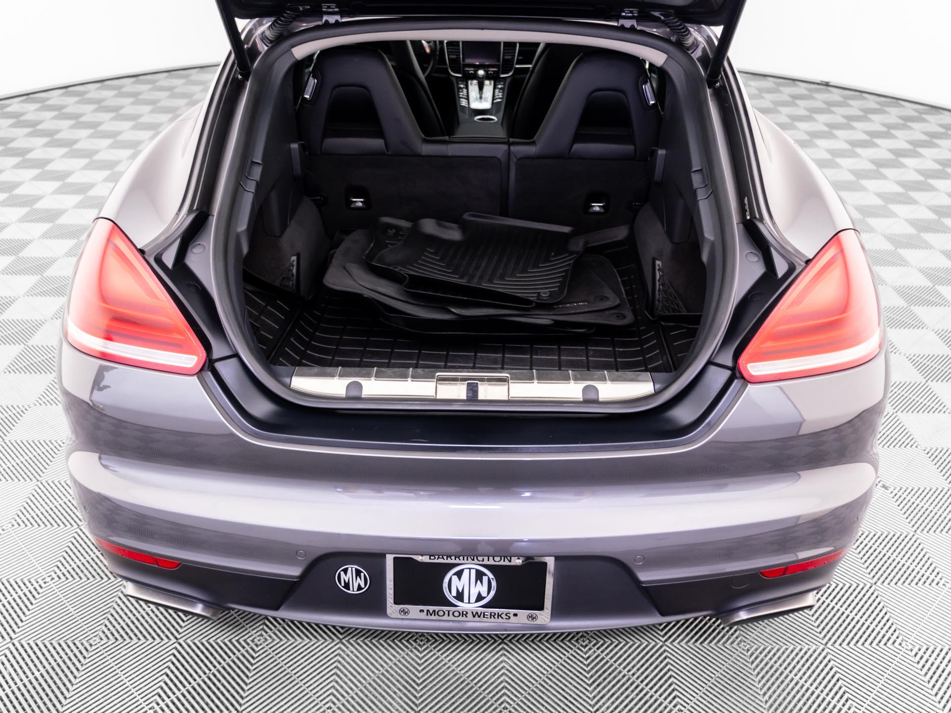 Used 2015 Porsche Panamera image 32