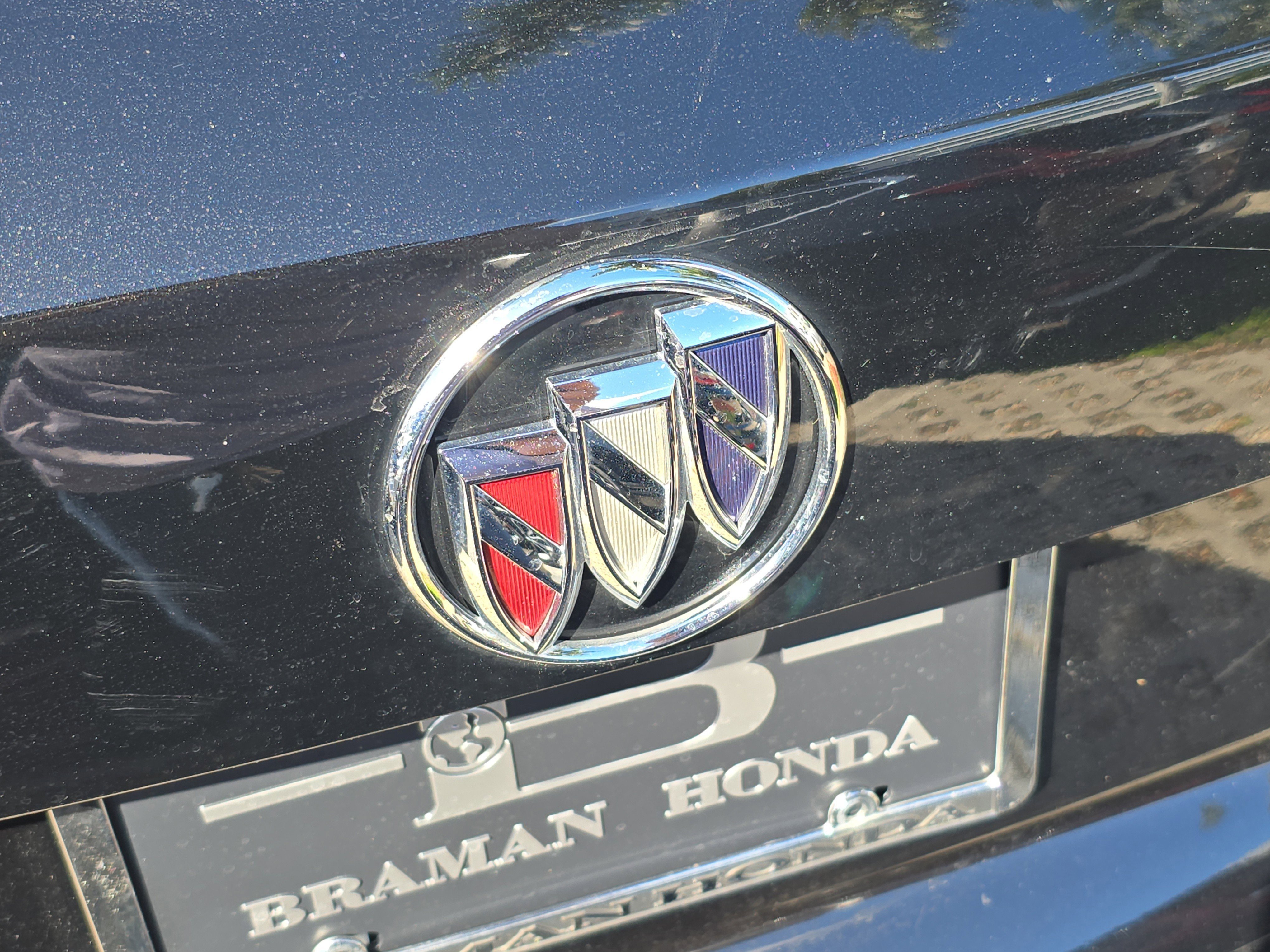 Used 2023 Buick Envision Essence image 6