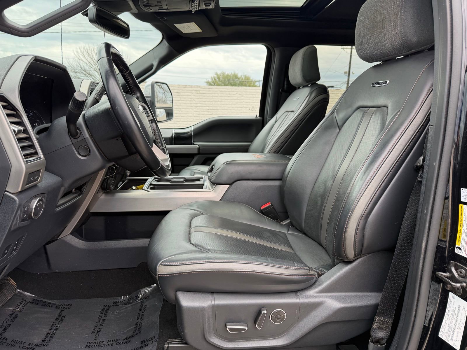 Used 2022 Ford F350 Platinum w/ FX4 Off-Road Package AWD/4WD image 19