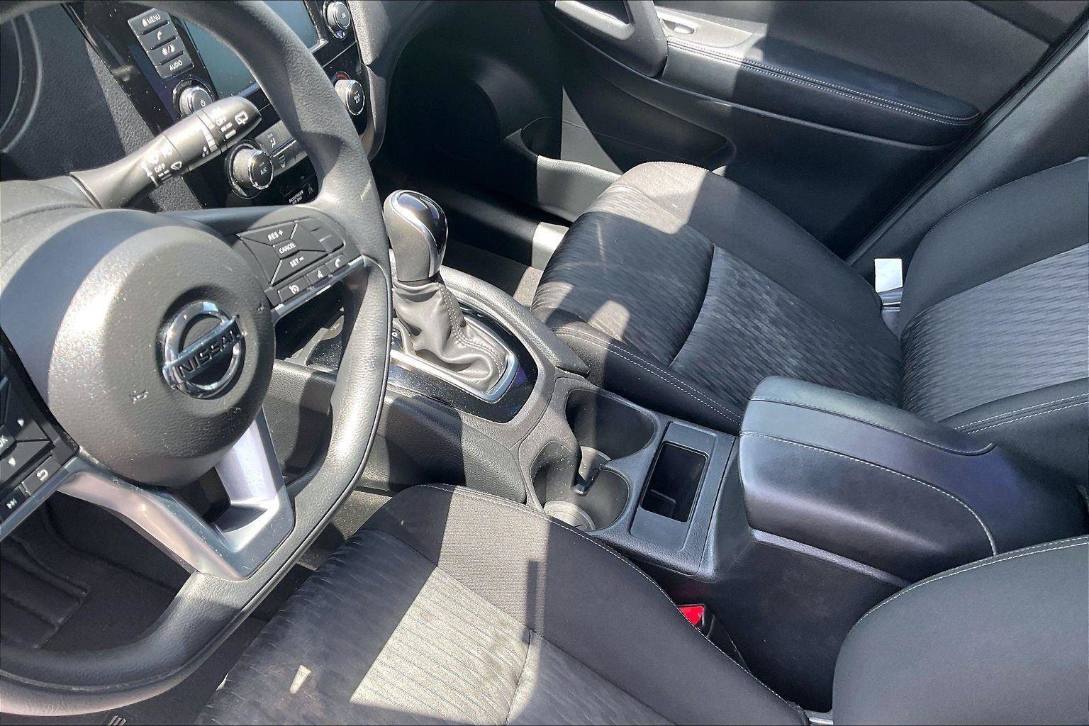 Used 2020 Nissan Rogue S FWD image 15