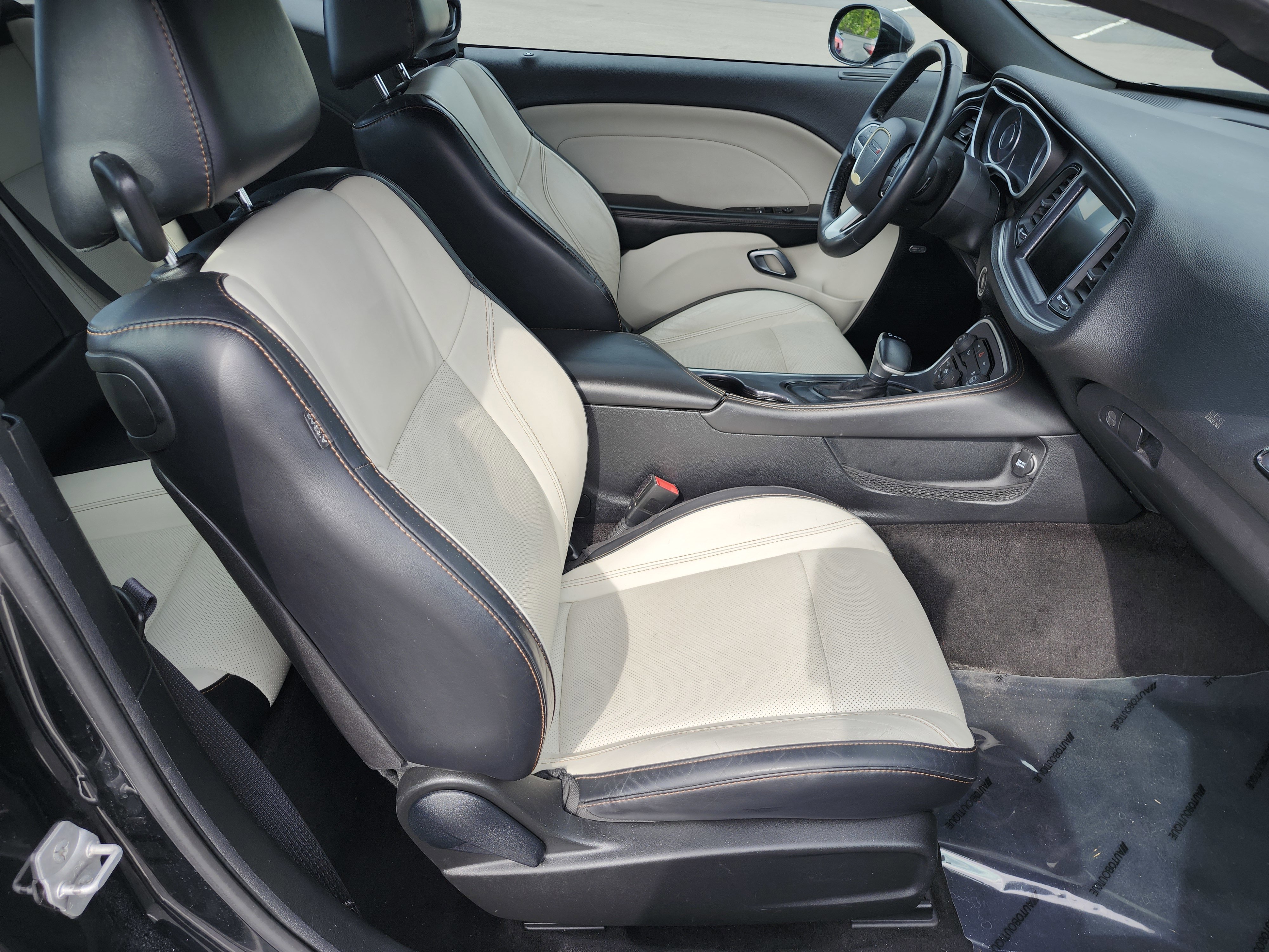 Used 2015 Dodge Challenger SXT Plus RWD image 20