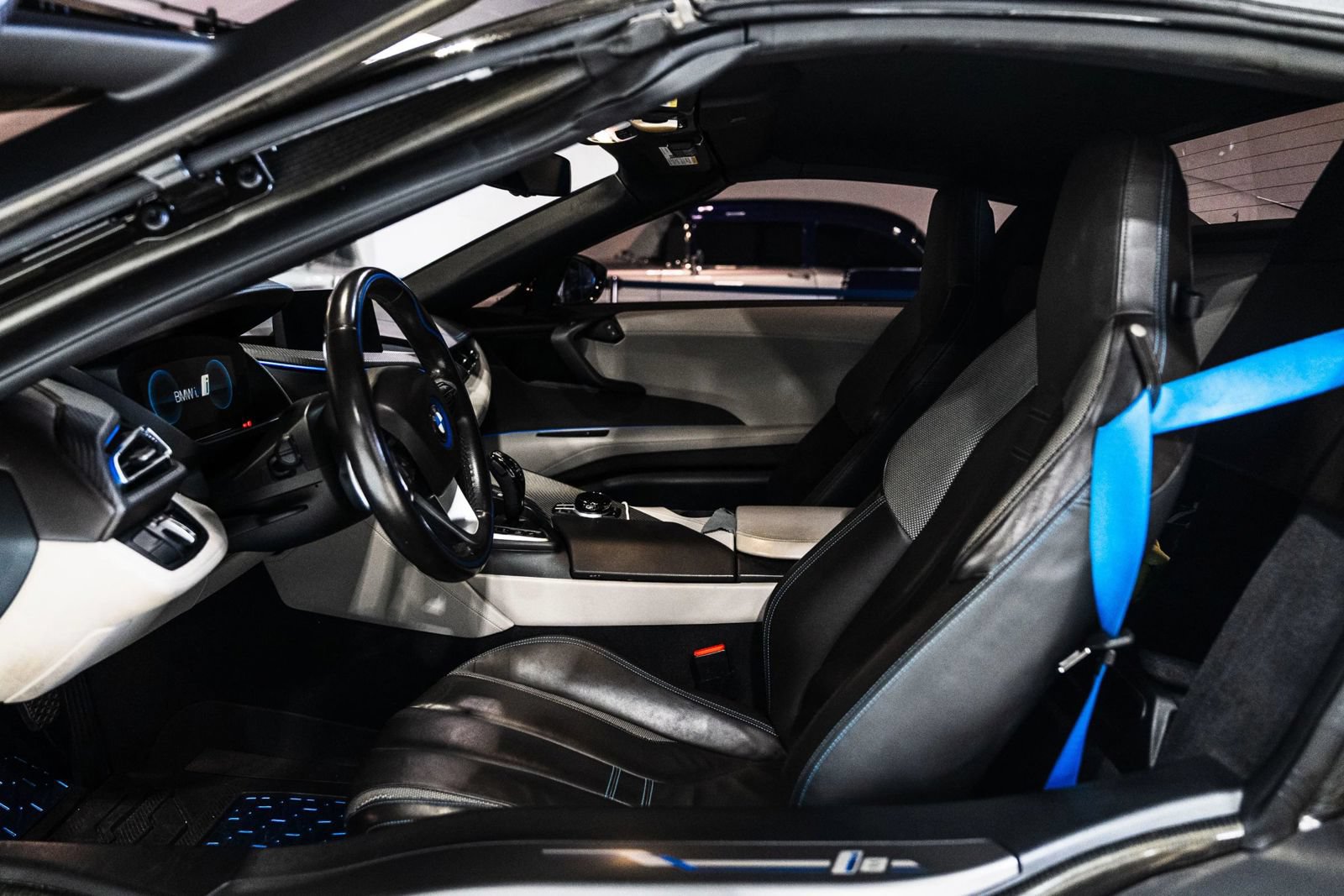 Used 2019 BMW i8 Roadster AWD/4WD image 15