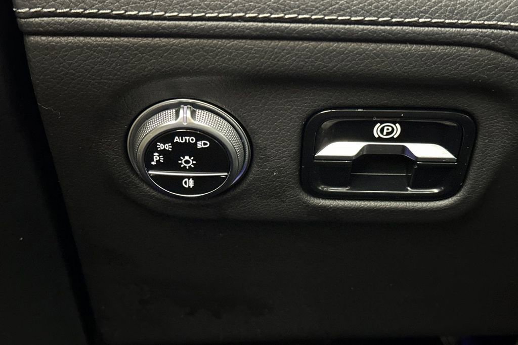 Used 2024 Mercedes-Benz EQS 450+ 4MATIC Sedan image 32