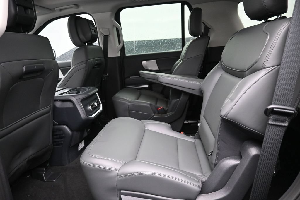New 2027 Ford Expedition Active RWD image 2