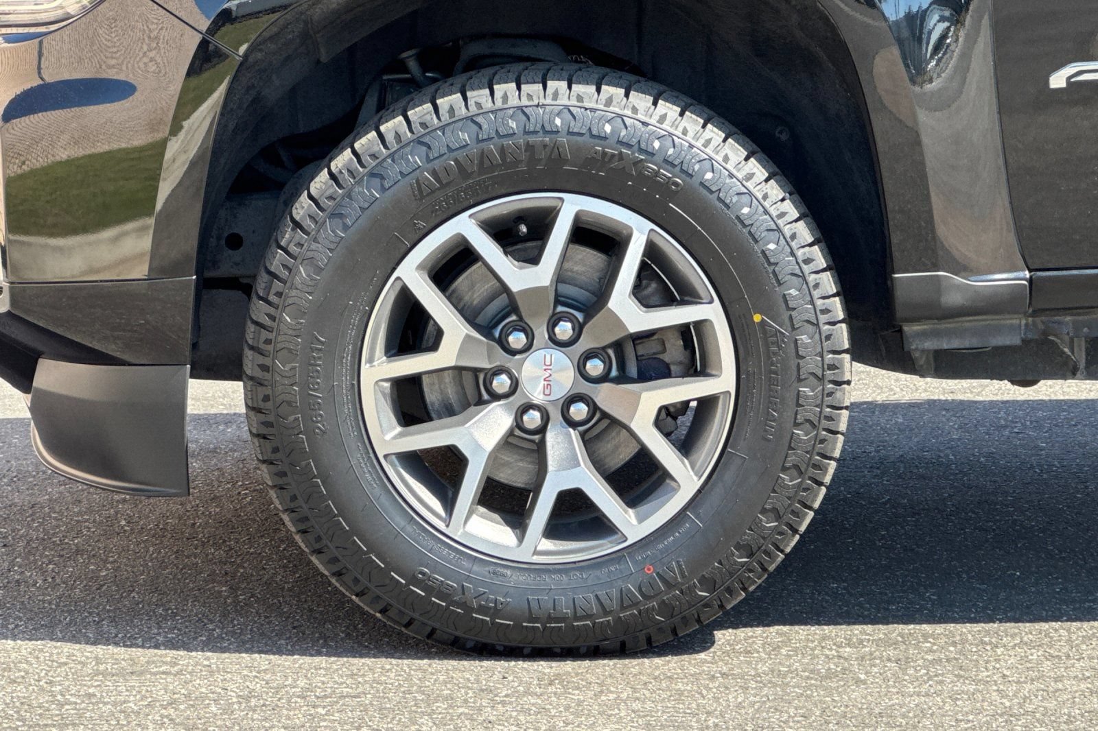Certified 2022 GMC Canyon AT4 w/ Trailering Package AWD/4WD image 9