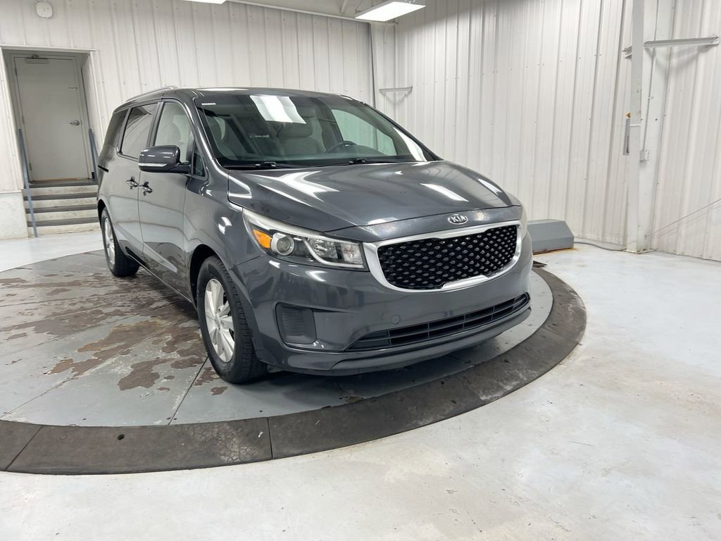 Used 2016 Kia Sedona LX w/ LX Convenience Package image 2