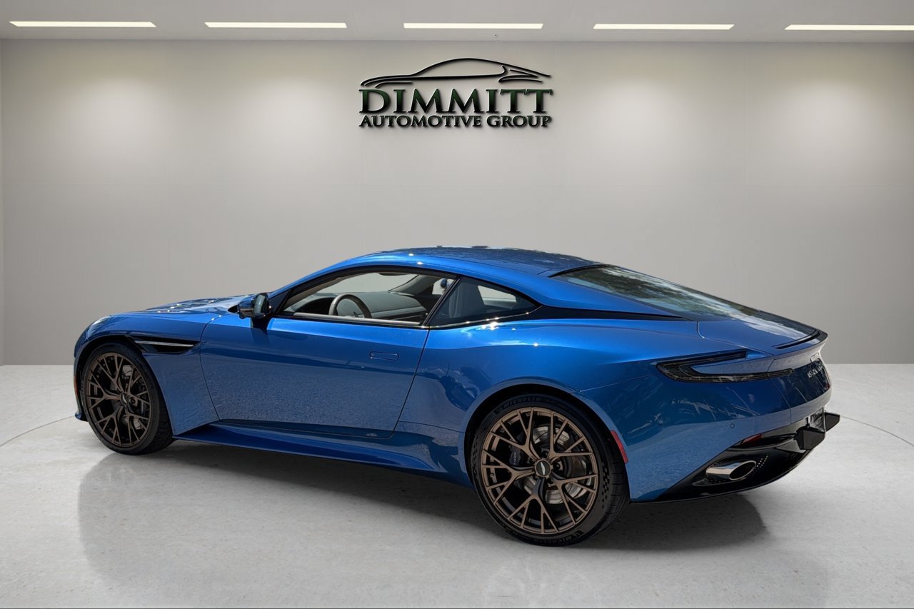 Used 2024 Aston Martin DB12 Coupe RWD image 10
