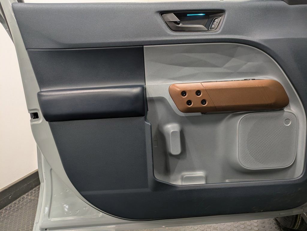 Used 2022 Ford Maverick Lariat w/ Equipment Group 500A Standard image 8