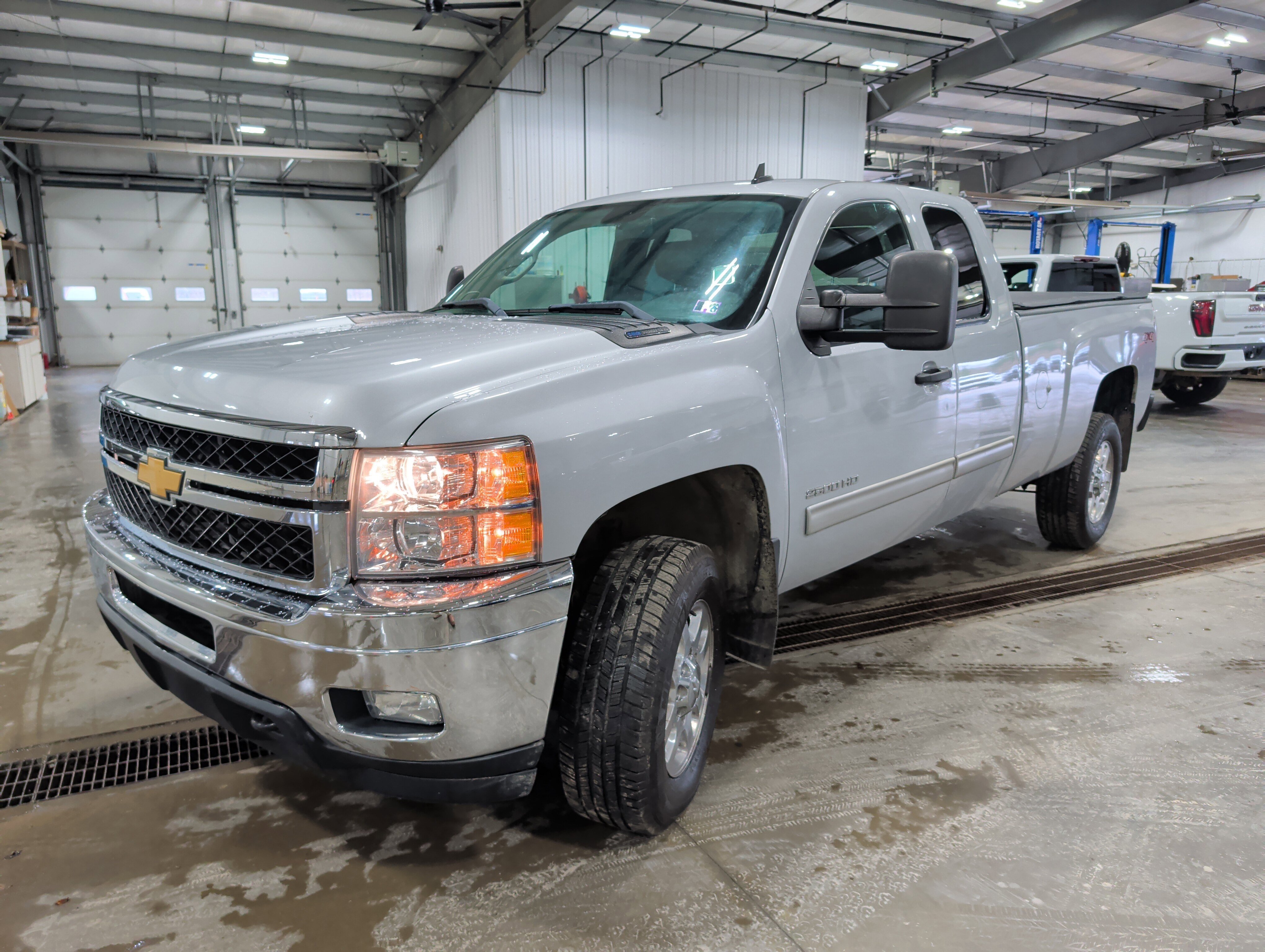 Used 2013 Chevrolet Silverado 2500 LT w/ Interior Plus Package AWD/4WD image 6