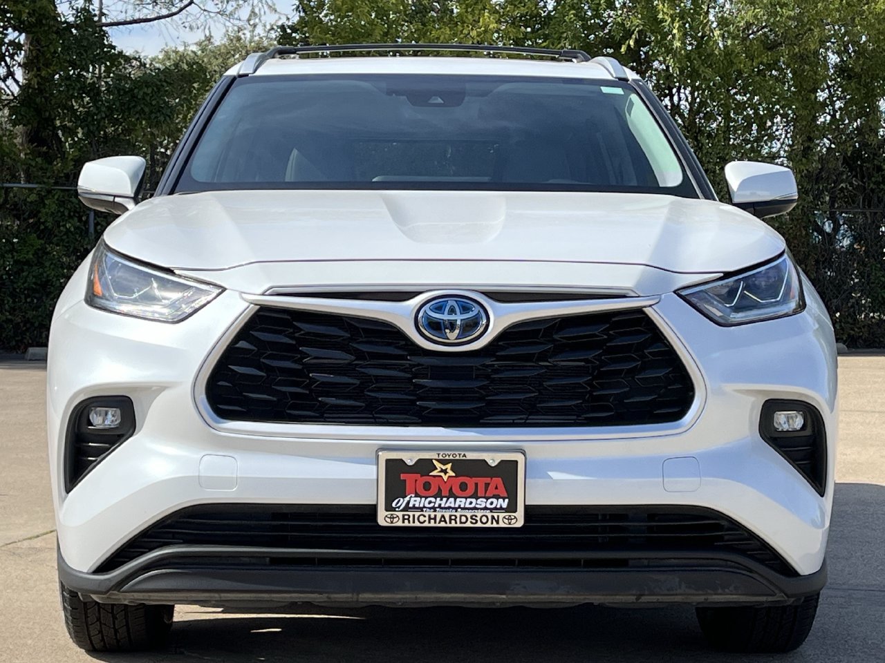 Used 2023 Toyota Highlander Bronze Edition FWD image 7