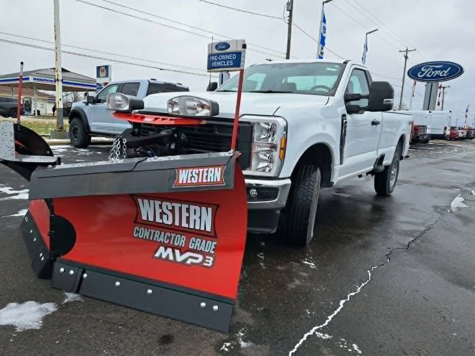 New 2026 Ford F250 XL w/ XL Chrome Package image 1