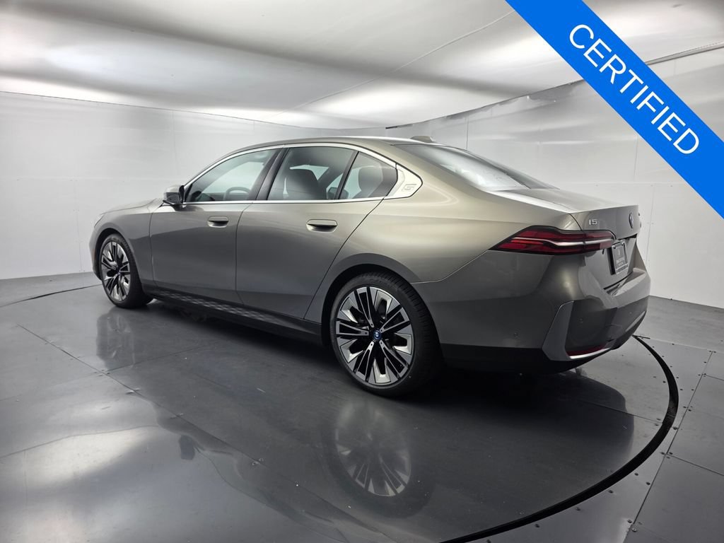 Used 2024 BMW i5 eDrive40i w/ M Sport Package RWD image 6