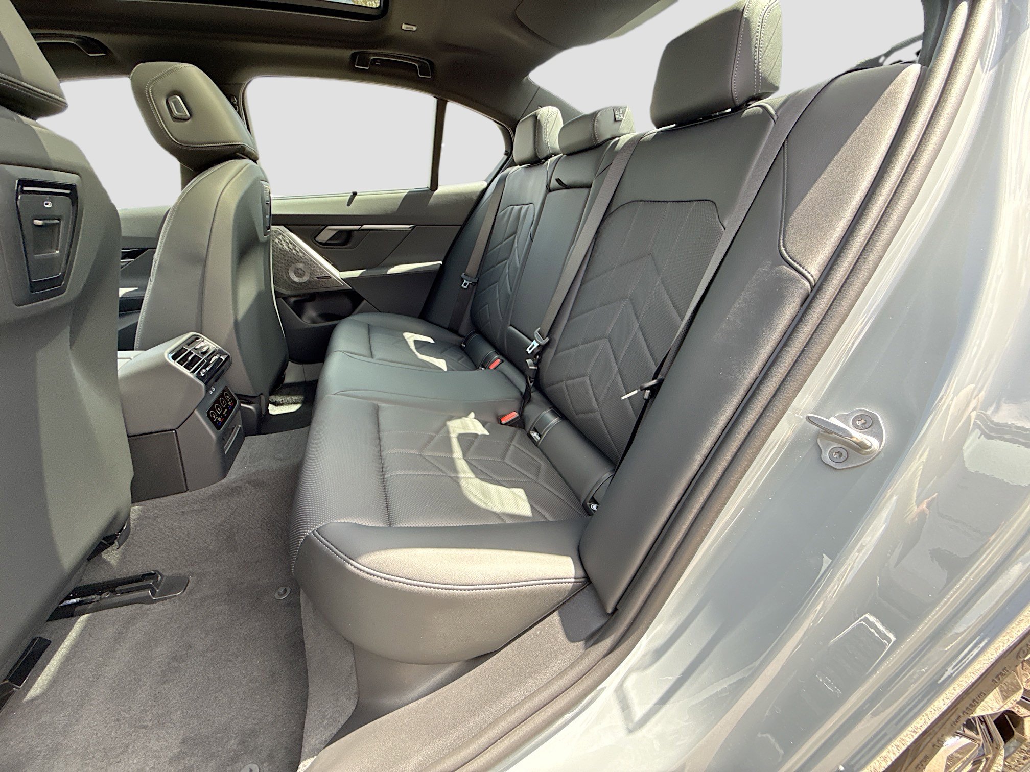 New 2026 BMW 540i xDrive w/ Executive Package image 21