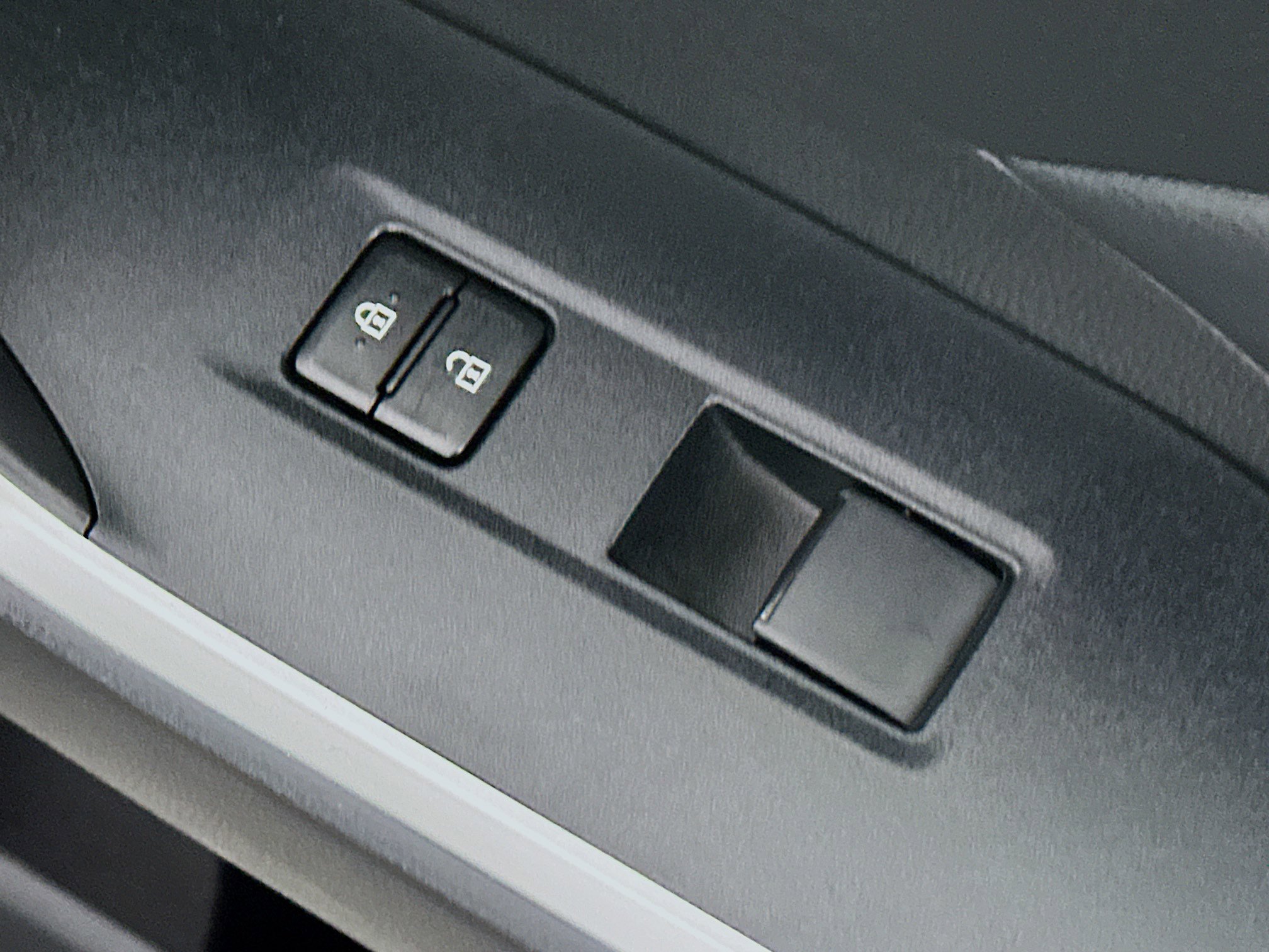 Used 2025 Toyota RAV4 LE FWD image 28