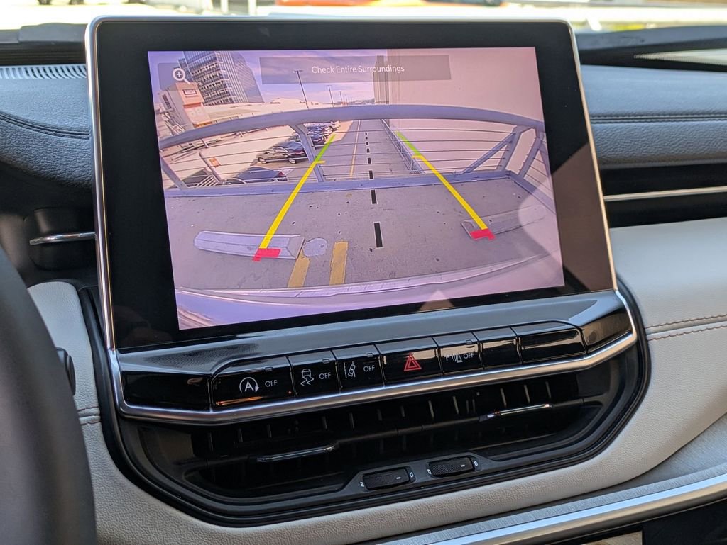 Used 2025 Jeep Compass Limited image 16