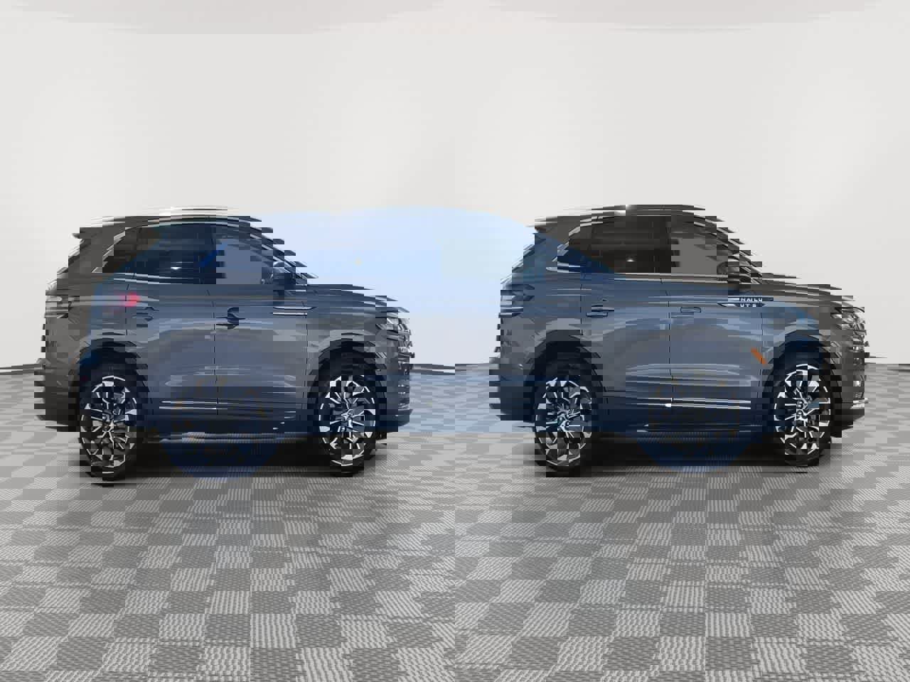 Used 2021 Lincoln Nautilus Reserve image 9