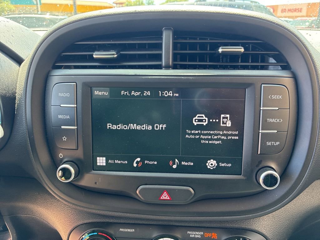 Used 2025 Kia Soul LX FWD image 29