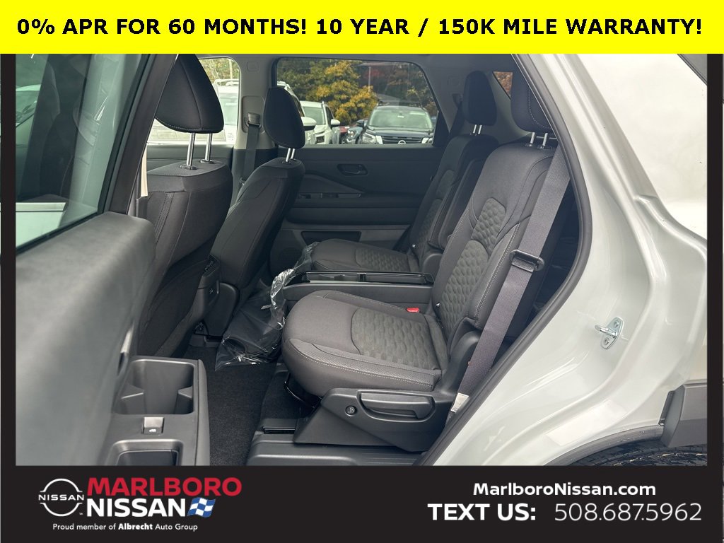 New 2025 Nissan Pathfinder SV w/ SV Premium Package image 24