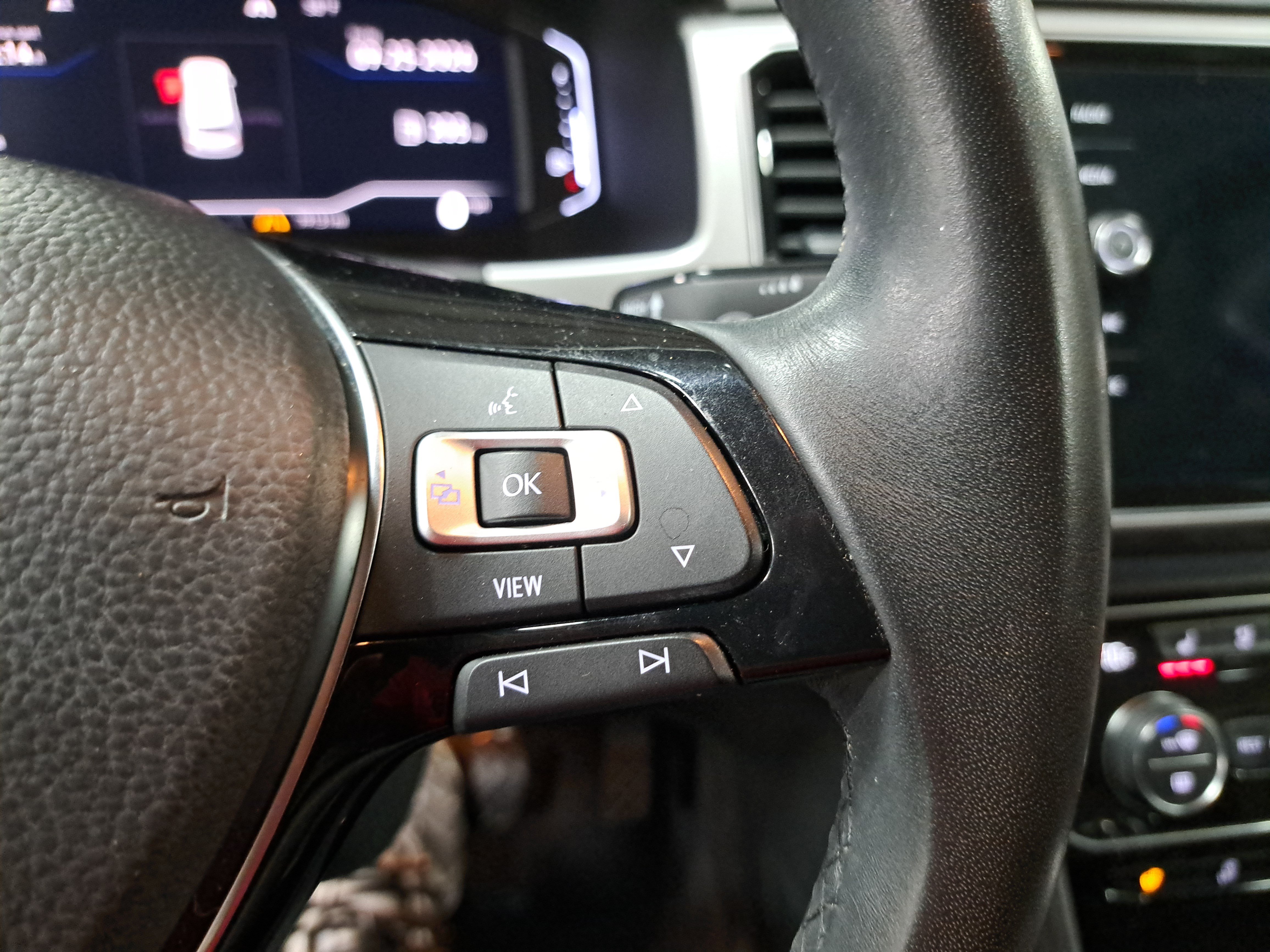 Used 2019 Volkswagen Atlas SEL Premium AWD/4WD image 18