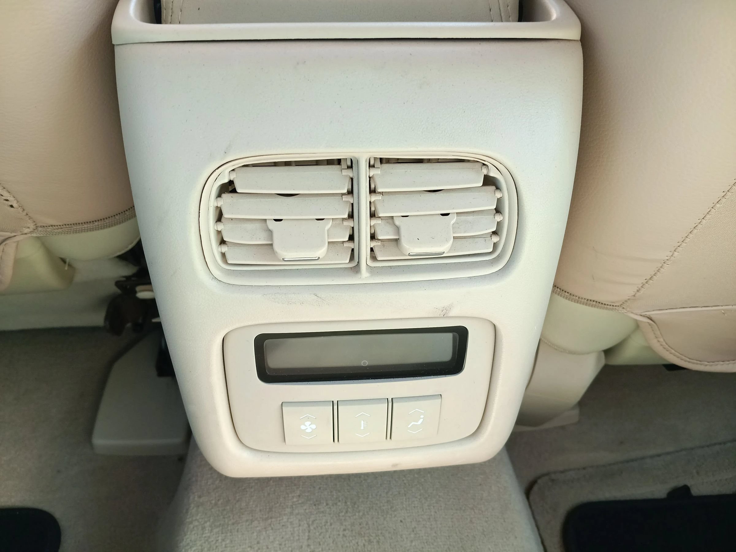 Used 2008 Cadillac DTS FWD image 22