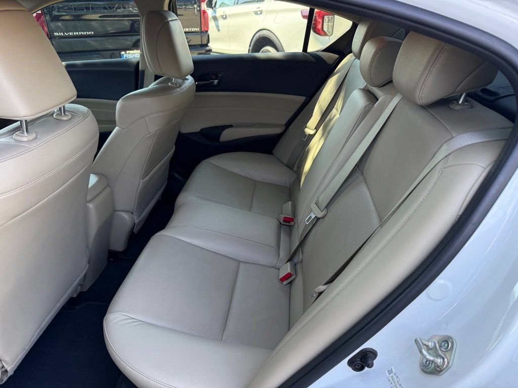 Used 2017 Acura ILX FWD image 13
