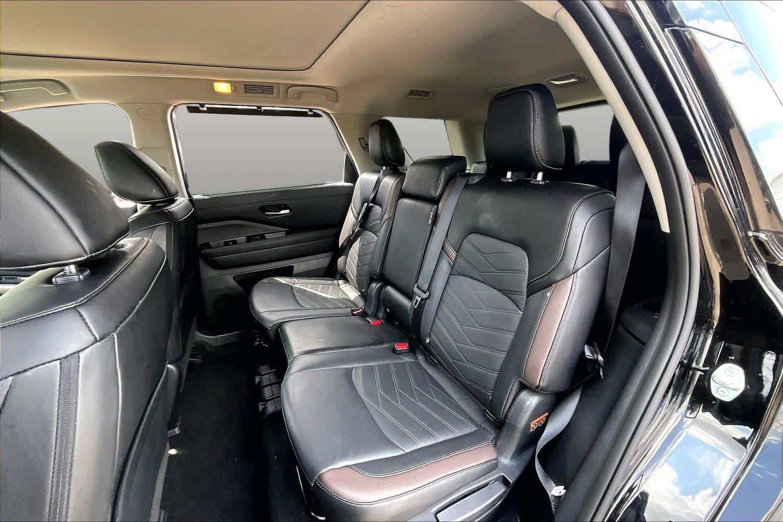 Used 2025 Nissan Pathfinder Platinum w/ Cargo Package FWD image 19