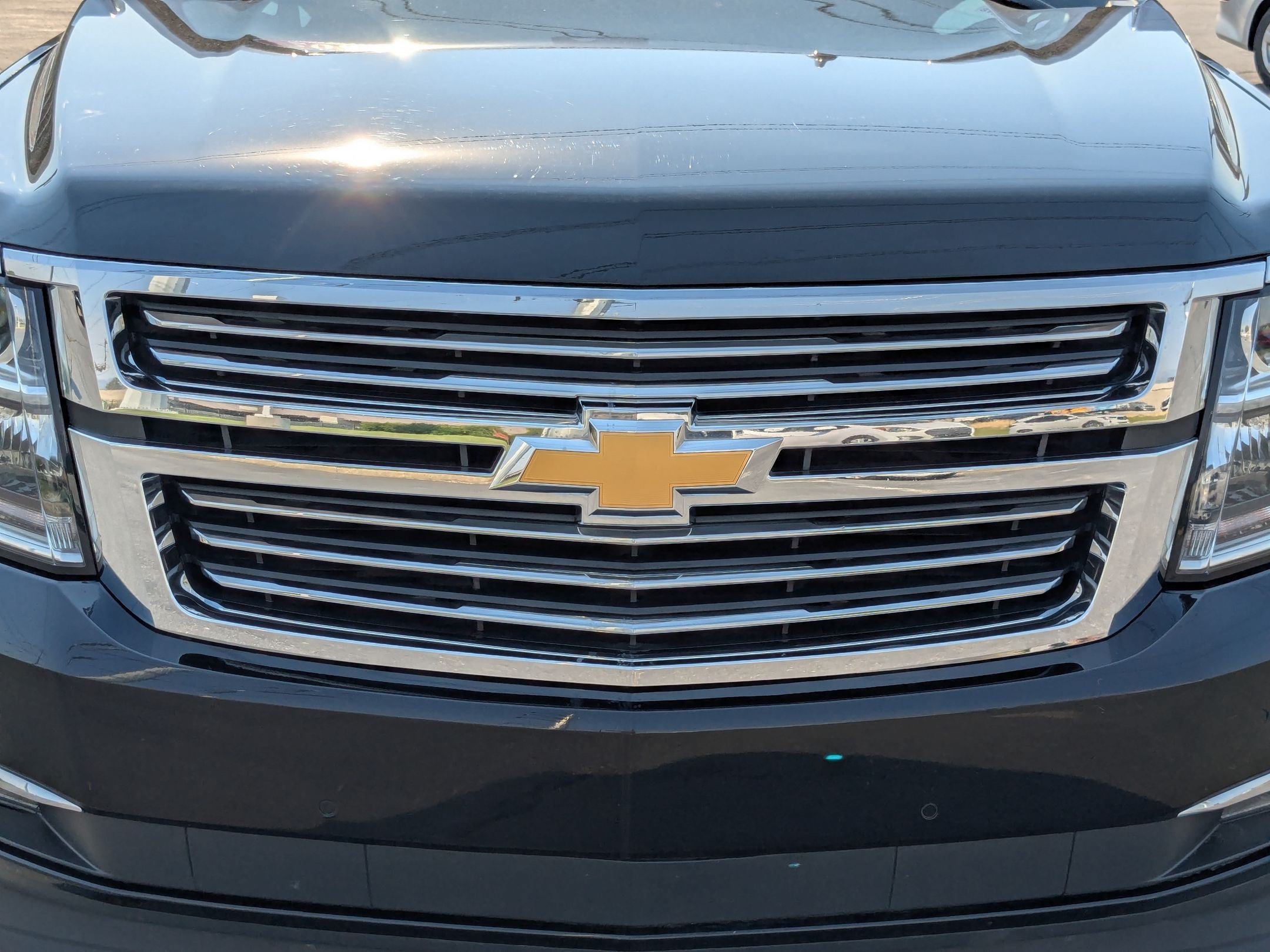 Used 2020 Chevrolet Suburban Premier w/ 6.2L Performance Package AWD/4WD image 10