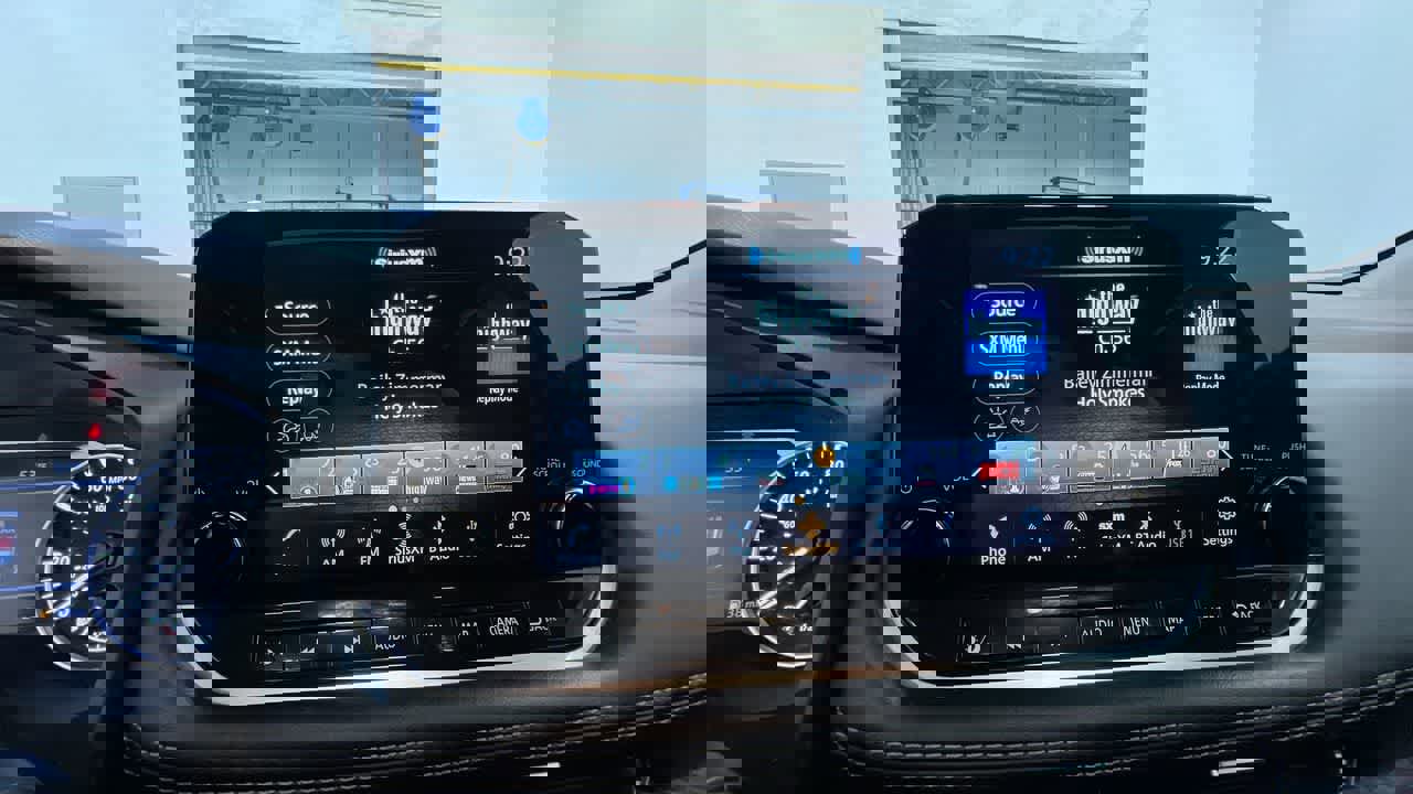 Used 2023 Nissan Rogue SL w/ SL Premium Package image 25