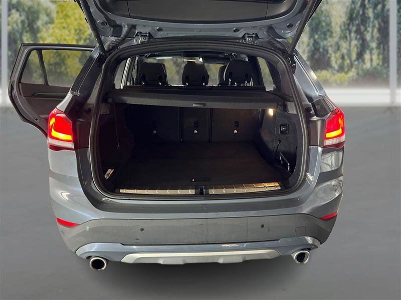 Used 2020 BMW X1 xDrive28i w/ Convenience Package image 12