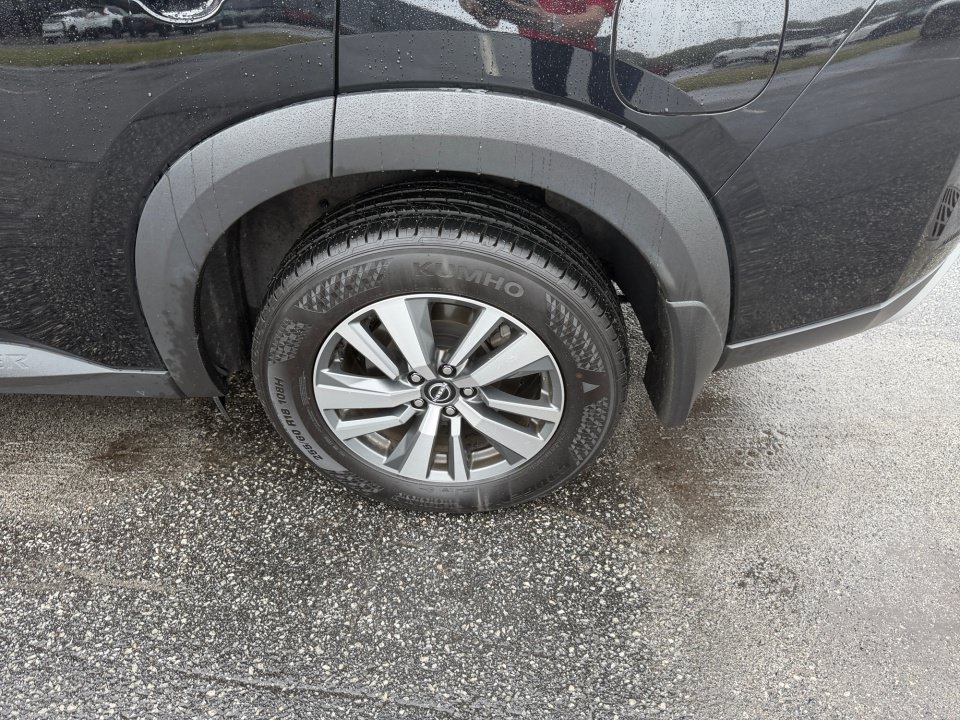 Used 2025 Nissan Pathfinder SL w/ Cargo Package FWD image 22