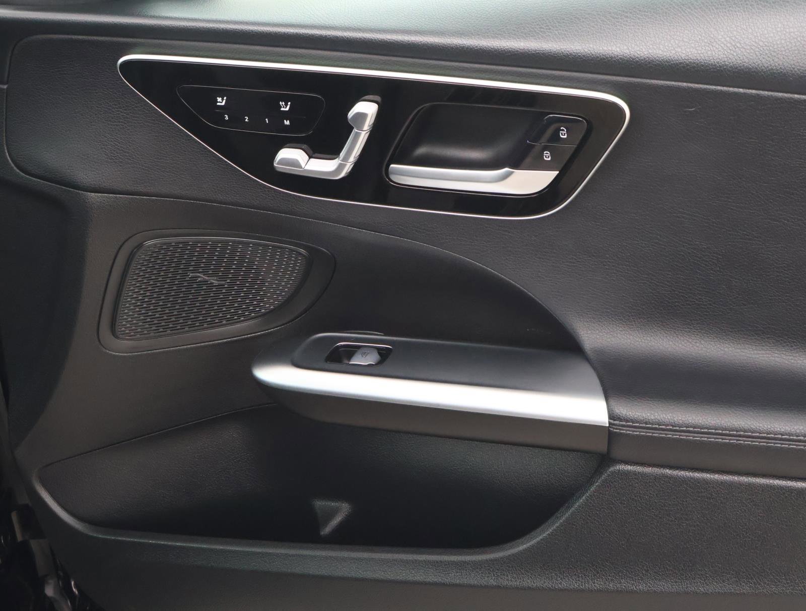 Used 2024 Mercedes-Benz C 300 4MATIC Sedan image 17