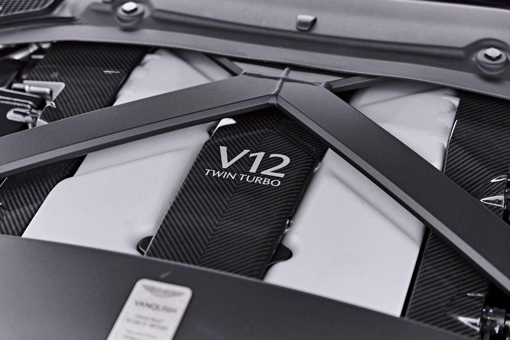 Used 2025 Aston Martin Vanquish RWD image 76