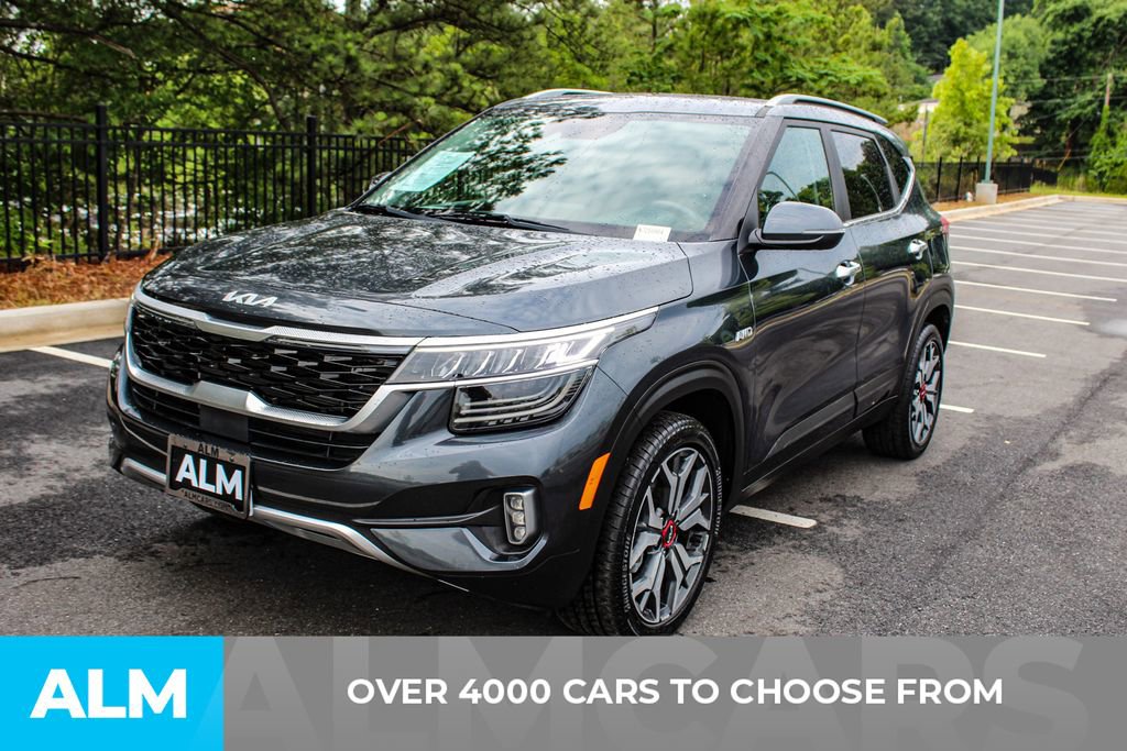 Used 2022 Kia Seltos SX w/ Sunroof Package AWD/4WD image 3