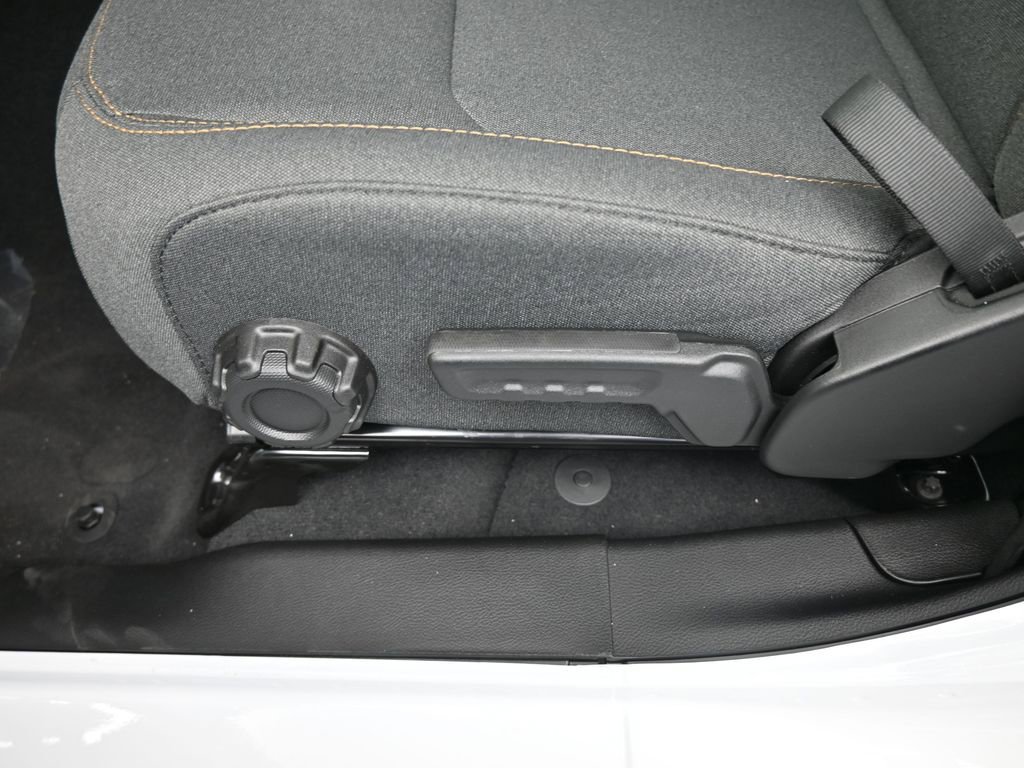 Used 2025 Jeep Gladiator Sport image 13