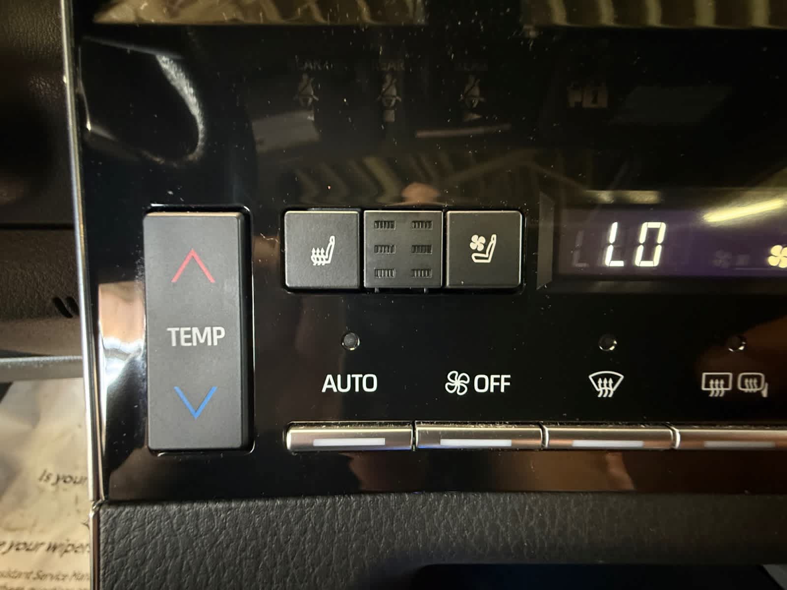 Used 2022 Toyota Avalon Limited w/ Advanced Safety Package FWD image 19