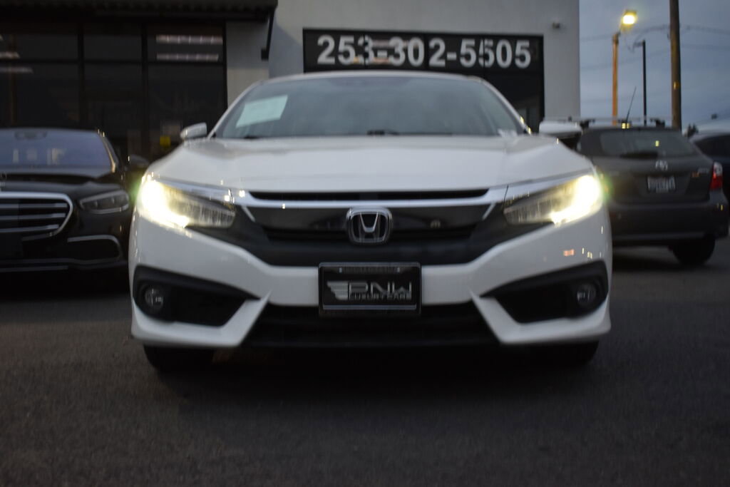 Used 2017 Honda Civic Touring image 4