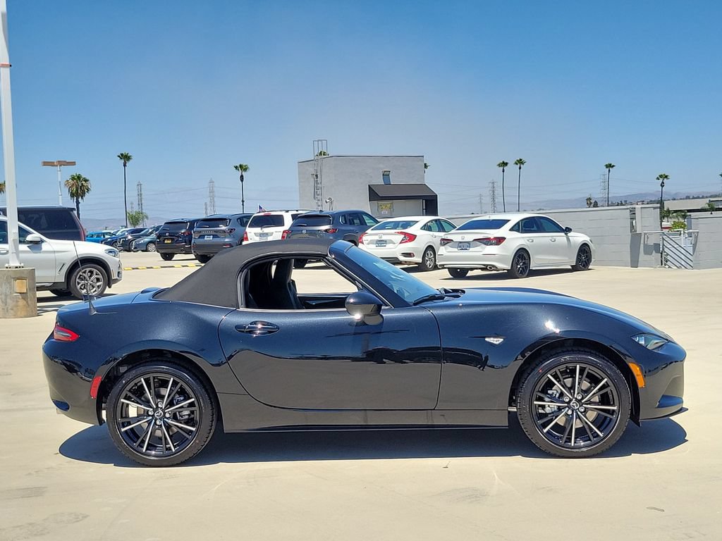 New 2026 MAZDA MX-5 Miata Grand Touring RWD image 25