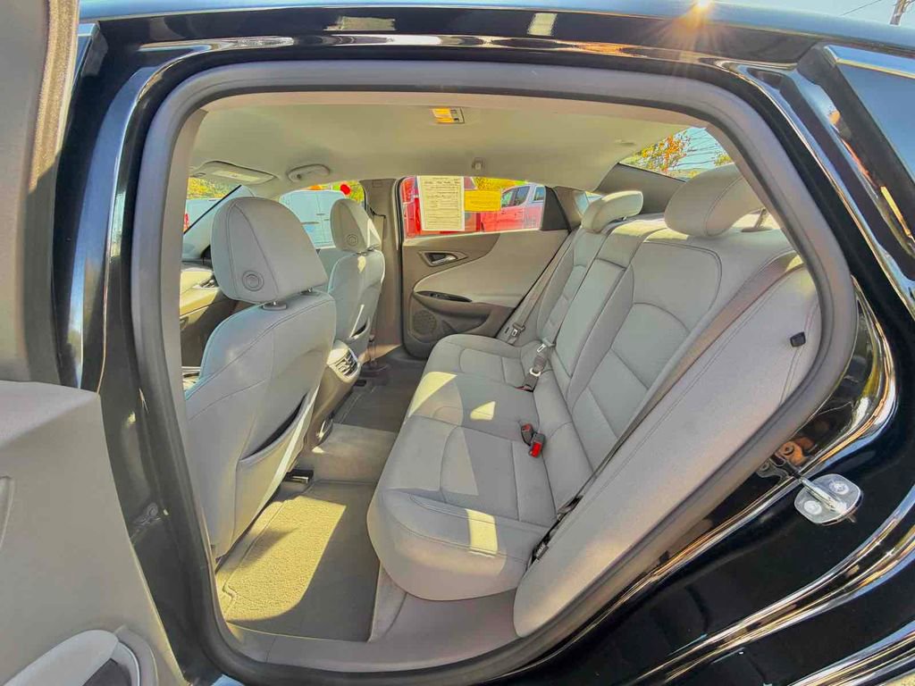 Used 2020 Chevrolet Malibu LT image 17