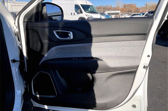 Certified 2025 Jeep Compass Sport image 19