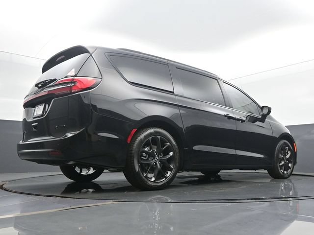 New 2025 Chrysler Pacifica Limited FWD image 51