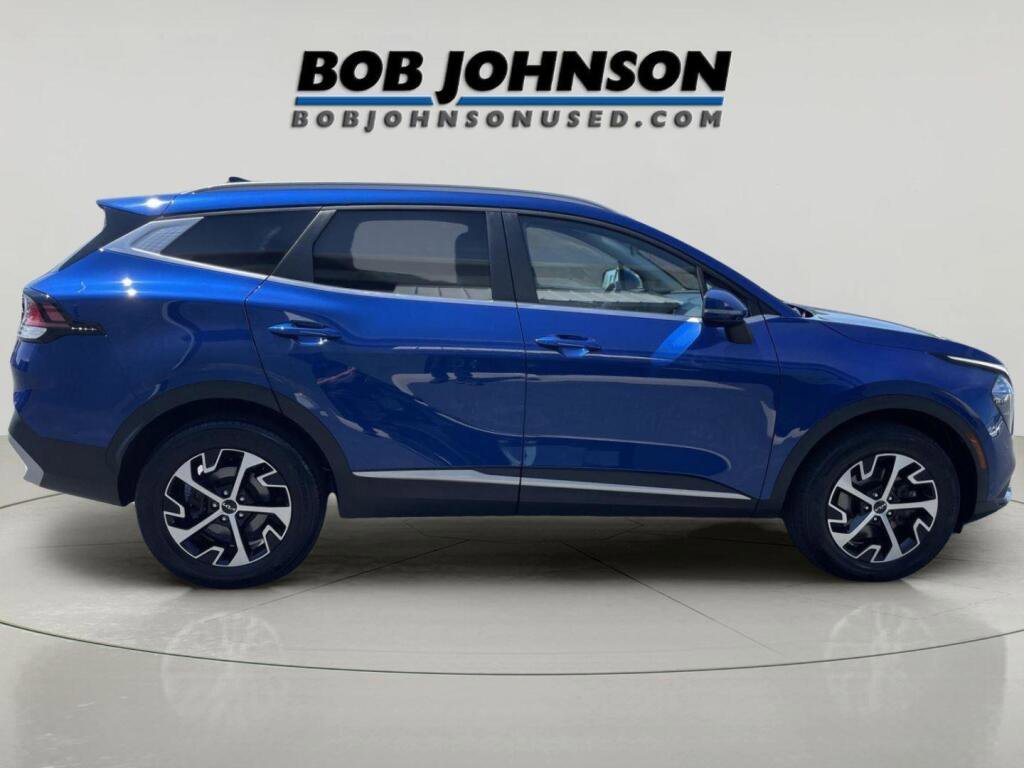 Used 2023 Kia Sportage EX AWD/4WD image 2
