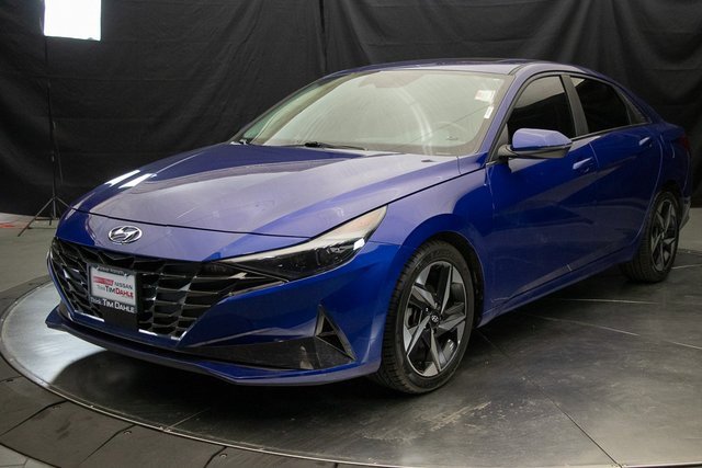 Used 2023 Hyundai Elantra Limited w/ Cargo Package image 6