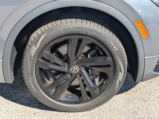 Used 2024 Volkswagen Tiguan SE R-Line image 14