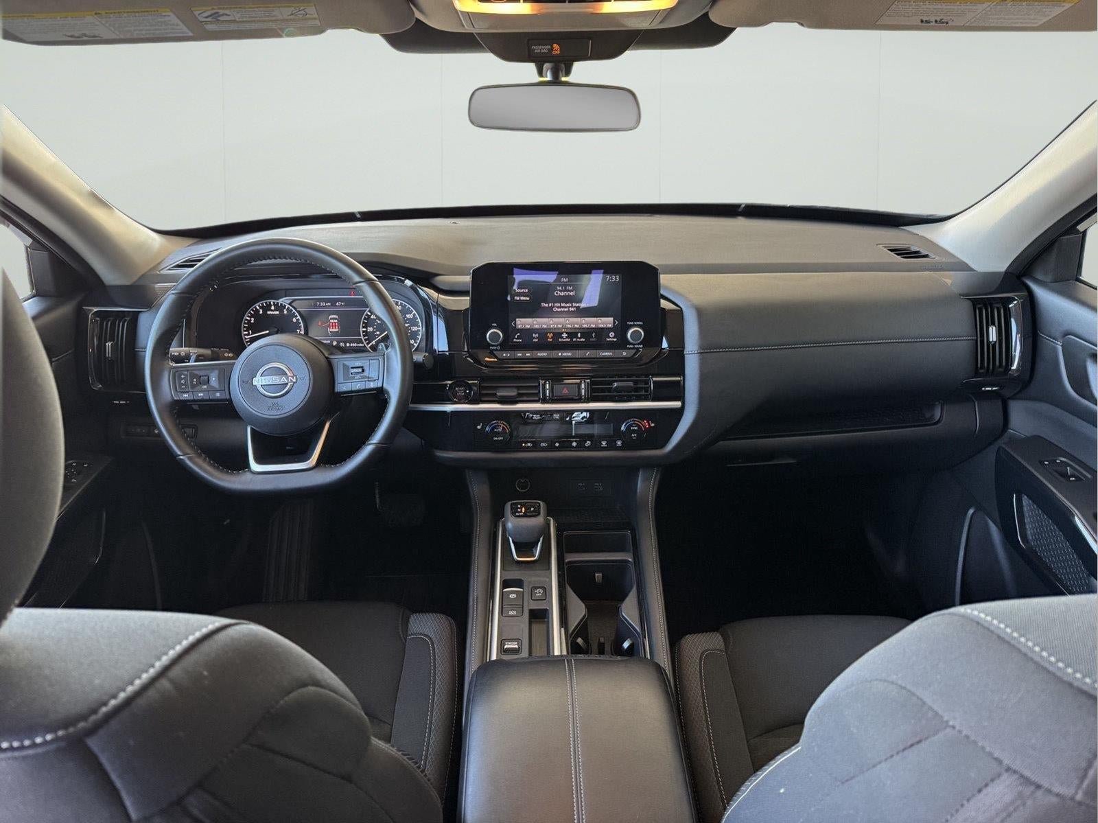 Used 2025 Nissan Pathfinder SV FWD image 8