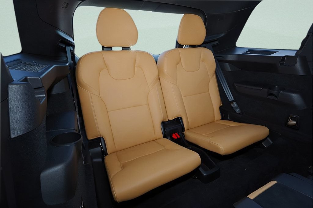 Used 2018 Volvo XC90 T6 Momentum w/ Convenience Package AWD/4WD image 17