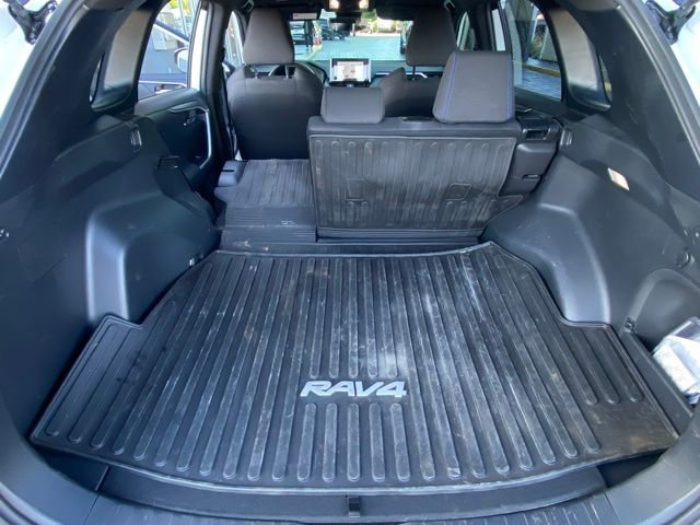 Used 2024 Toyota RAV4 SE image 27