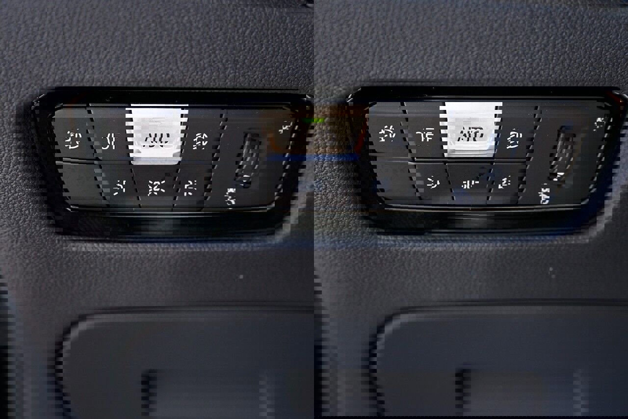 Used 2020 BMW 330i xDrive Sedan w/ M Sport Package image 34